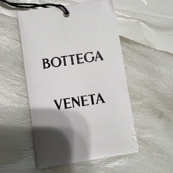 BOTTEGA VENETABELT PIN